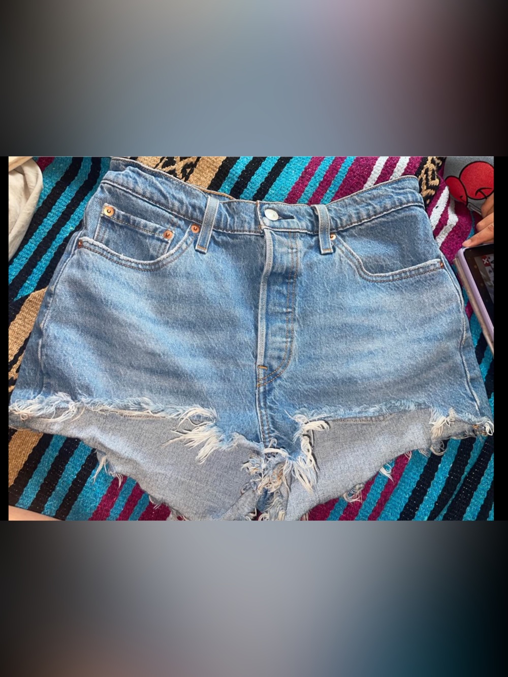 Womens size 29 High-Rise Distressed Denim Levi Shorts - Light Blue